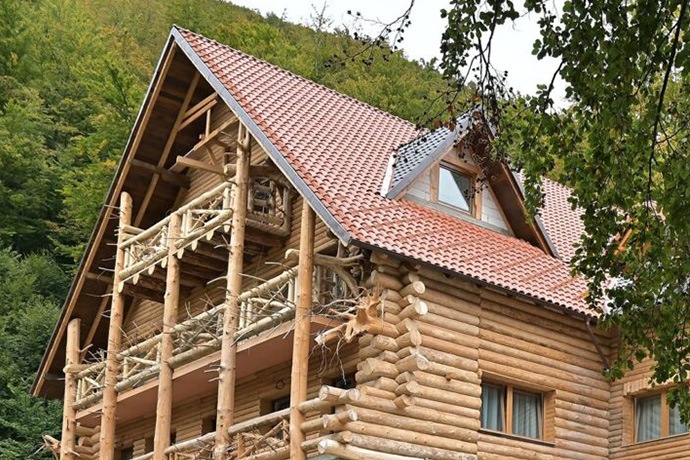 cazare in petrosani la cabana jiet